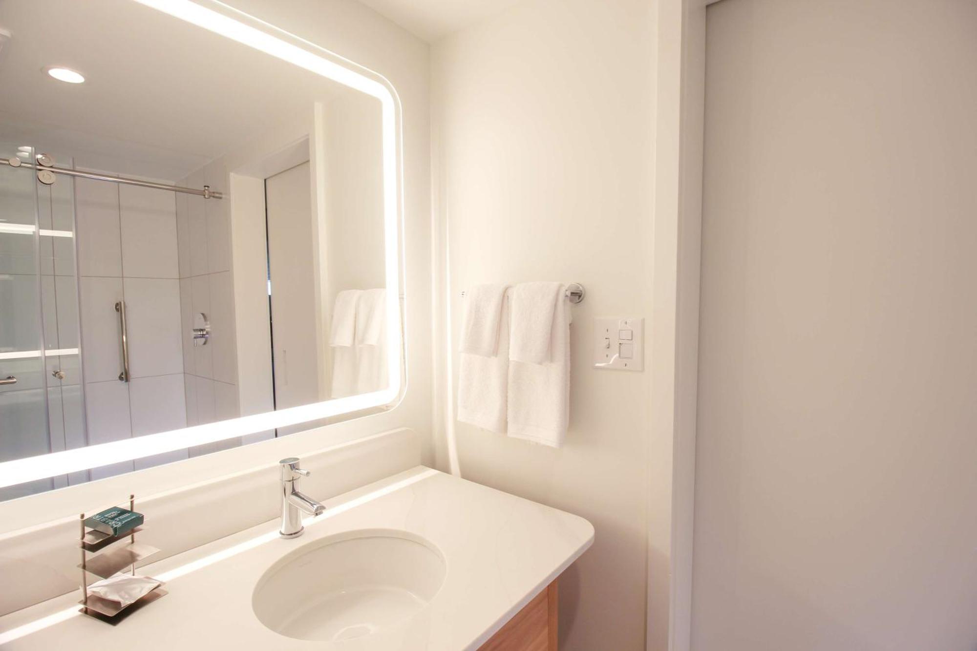 Doubletree By Hilton Clarksville Riverview Экстерьер фото