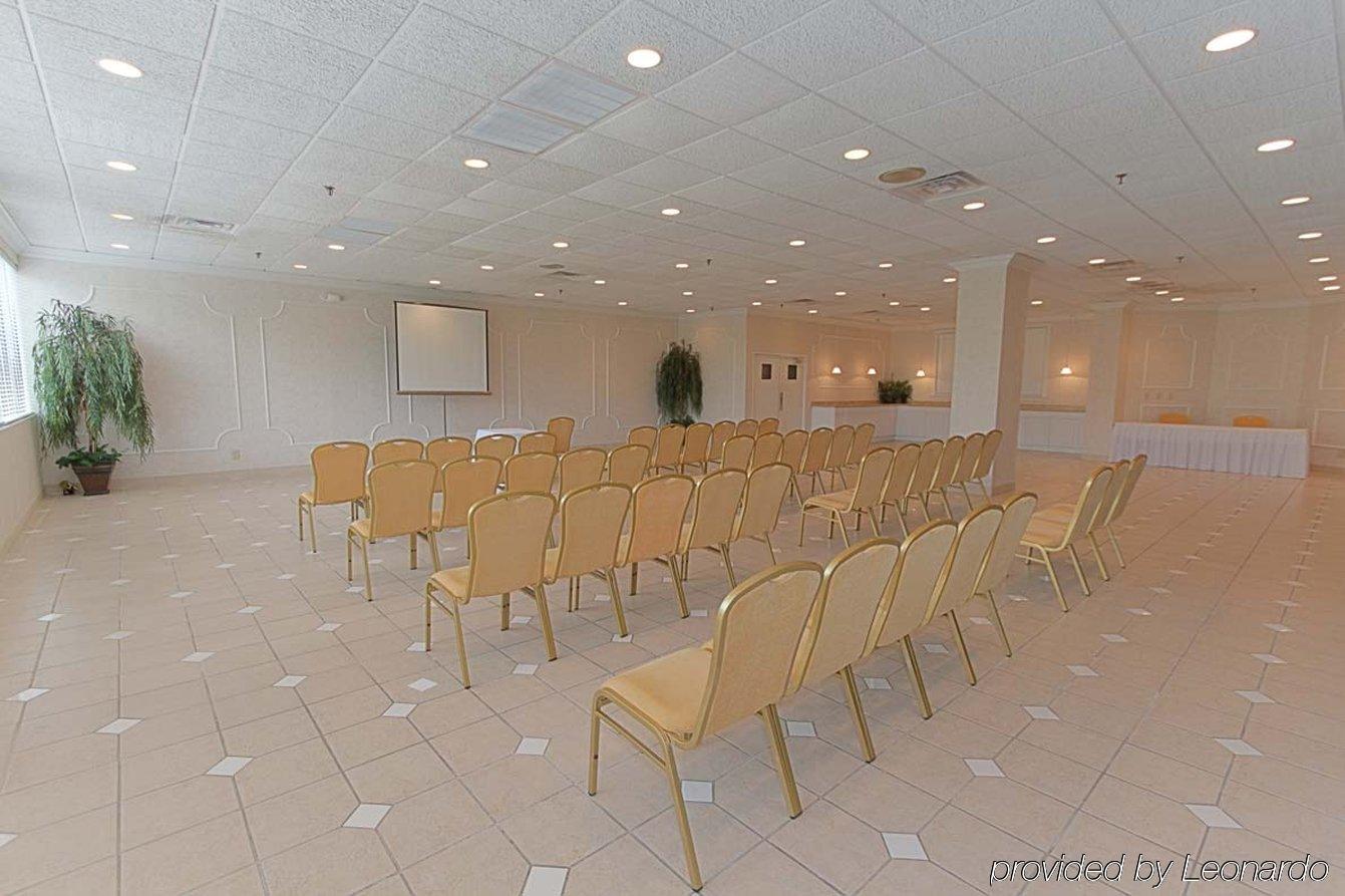 Doubletree By Hilton Clarksville Riverview Бизнес фото